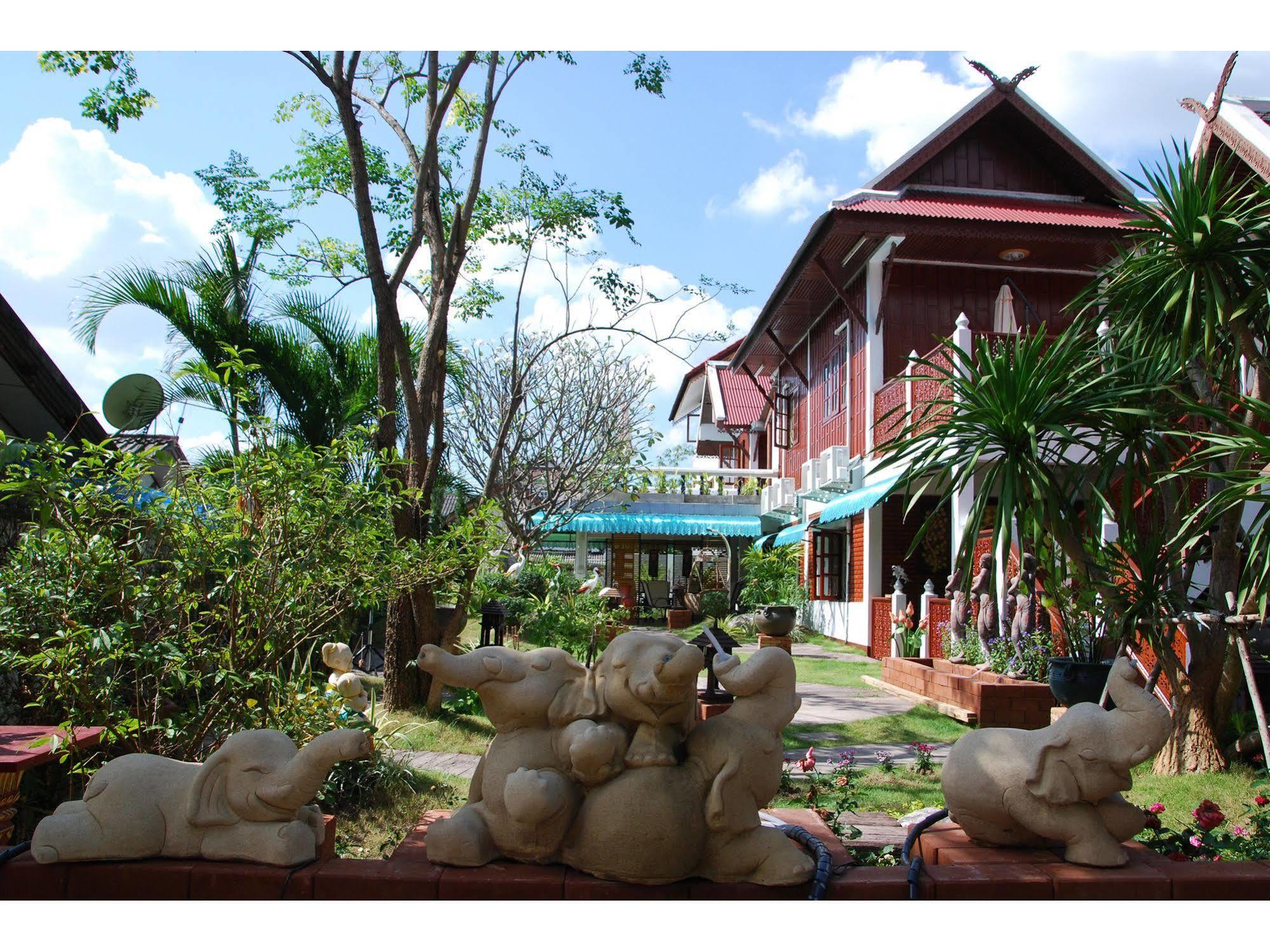 Grand Lanna Hotel Chiang Mai Exterior photo