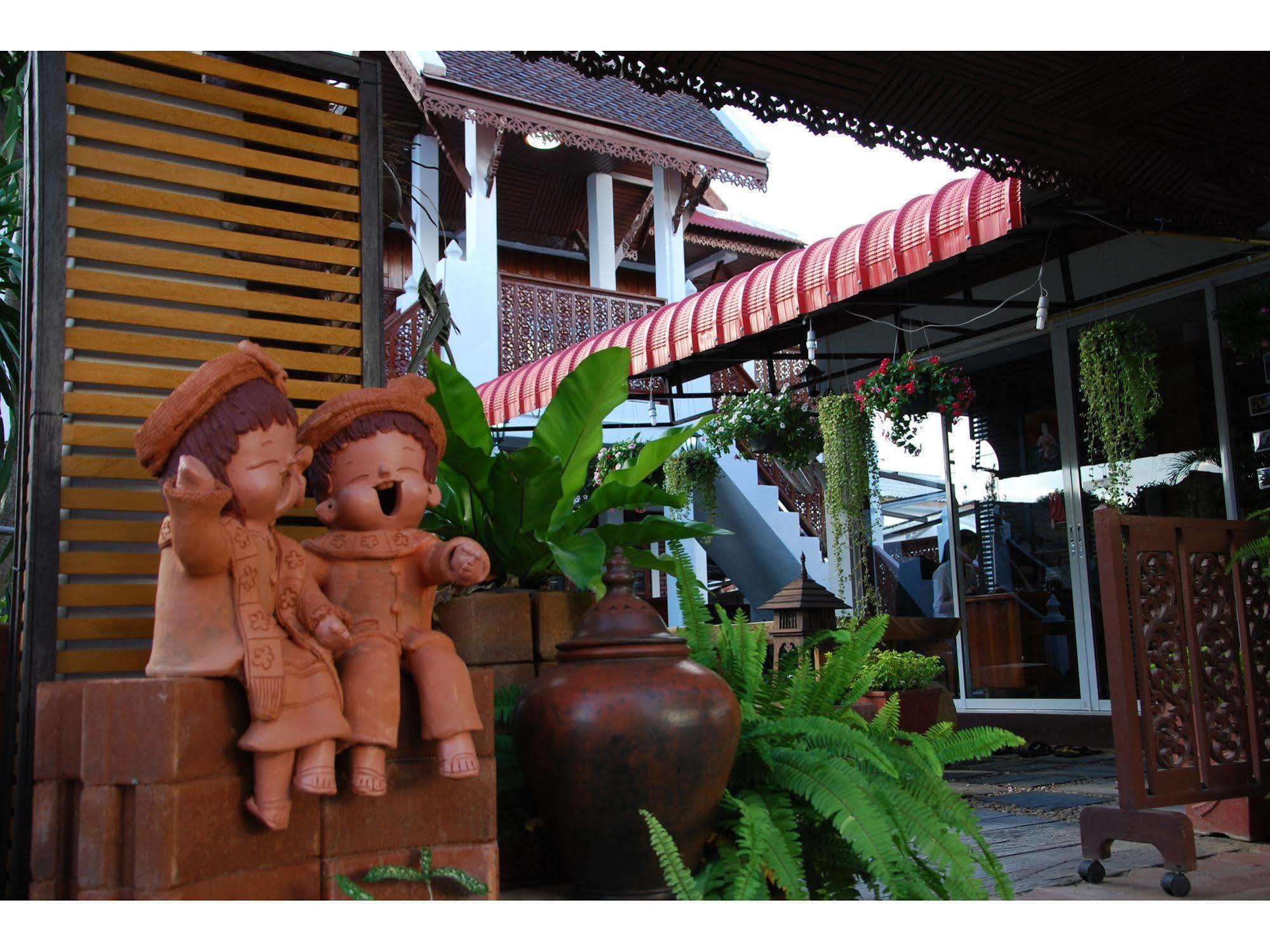 Grand Lanna Hotel Chiang Mai Exterior photo